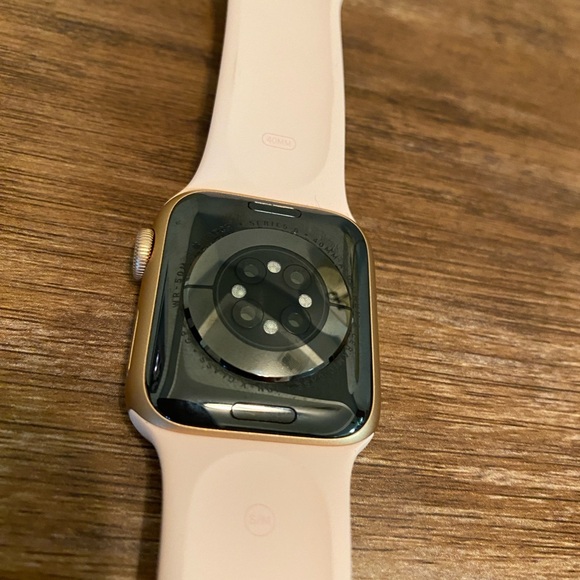 Apple Watch Series 6 40mm - Picture 4 of 6